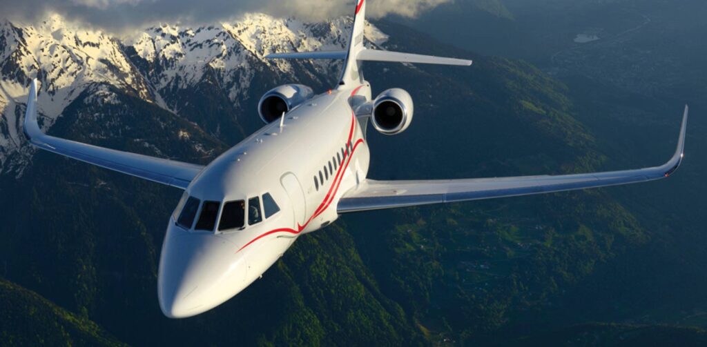 How Dassault Developed The Falcon 2000 Twinjet From The Three-Engine 900 Model